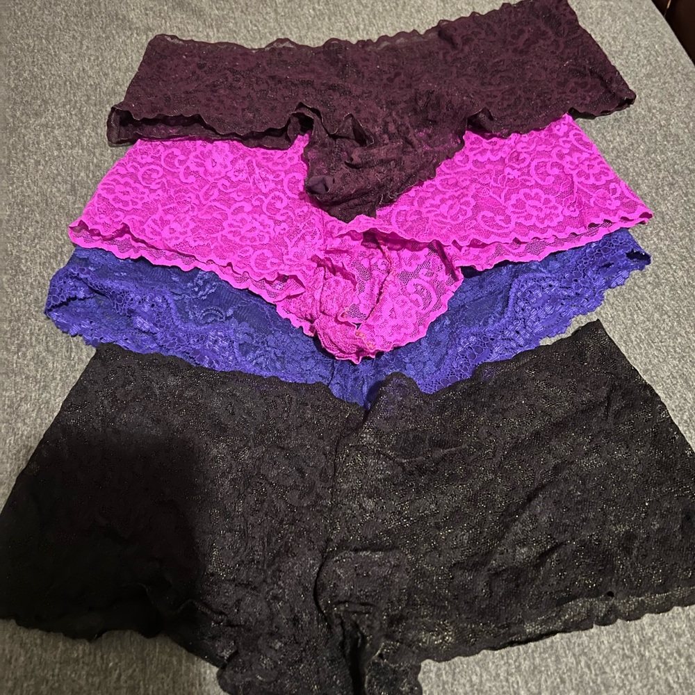 Bundle panties one Victoria secret and three Arnbrelle these are Like-new!!!